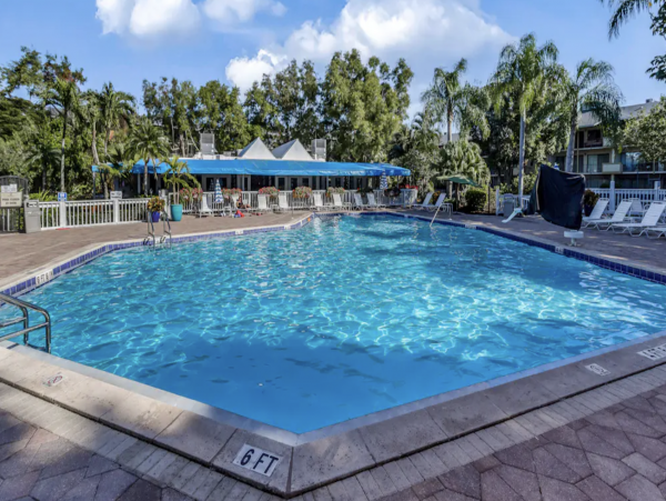 Quick drive to Downtown Naples and Venetian Bay